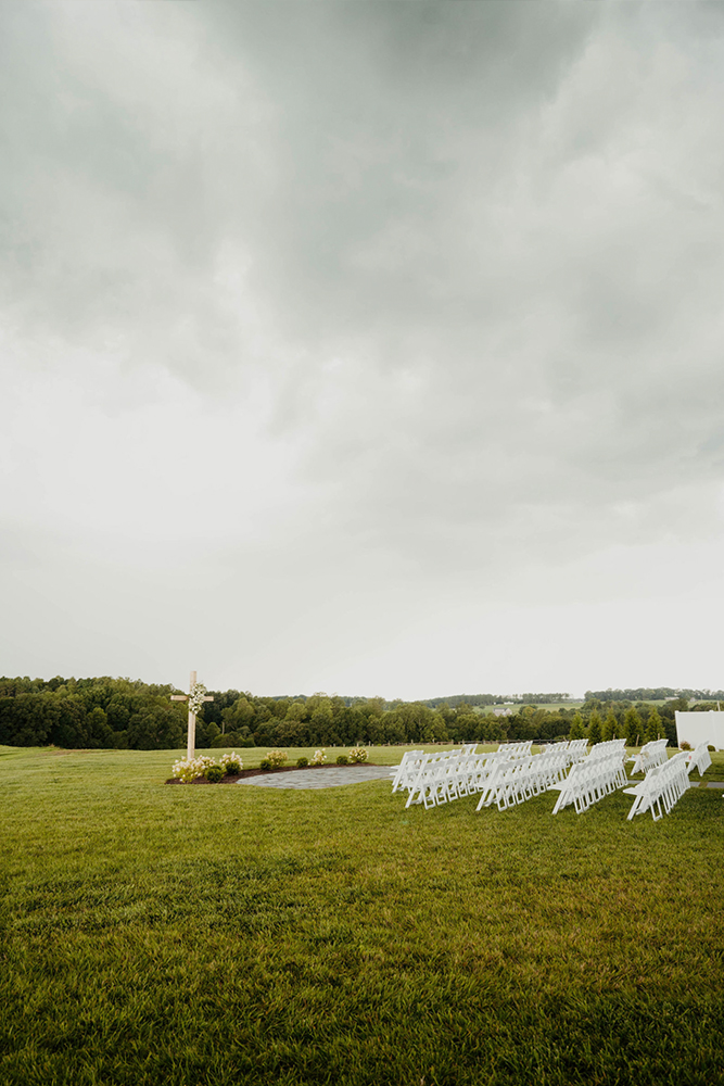 outdoor wedding venue ceremony outdoor reception area near lynchburg virginia farmhouse wedding venue outdoor wedding venue
